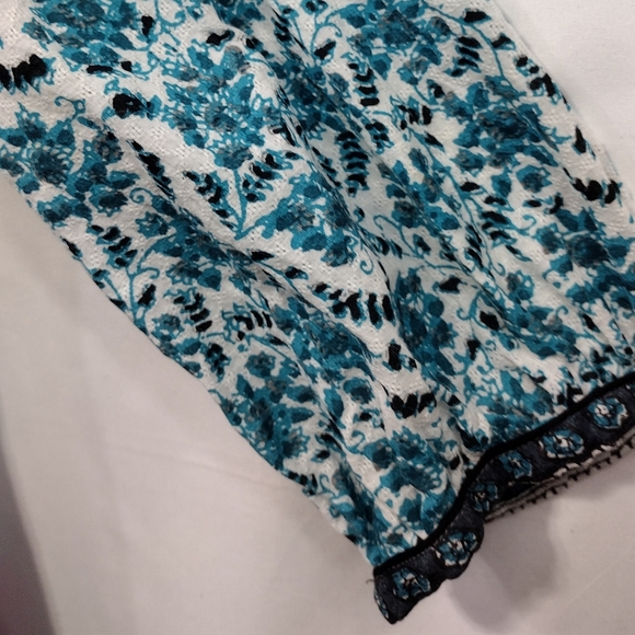 John Mark Embroidered Floral Tunic Top Women's L Blue Casual Cottagecore Peasant - Picture 5 of 12